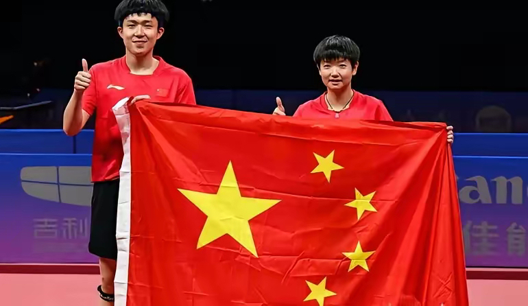 独联体代表团在击剑比赛中获得多面奖牌