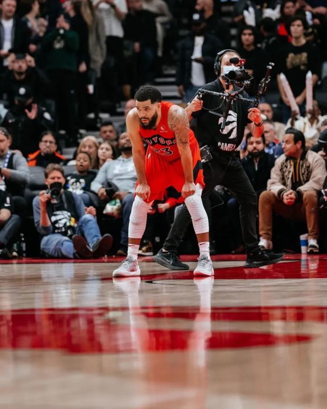 NBA球员续约合同，引发球迷猜测