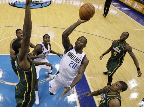 开云平台-小牛主场负于快船，多诺万表现抢眼