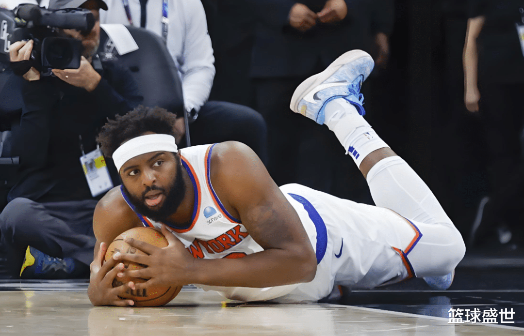 尼克斯队在季后赛中遭遇困境,需重整行装 尼克斯队在季后赛中遭遇困境,需重整行装