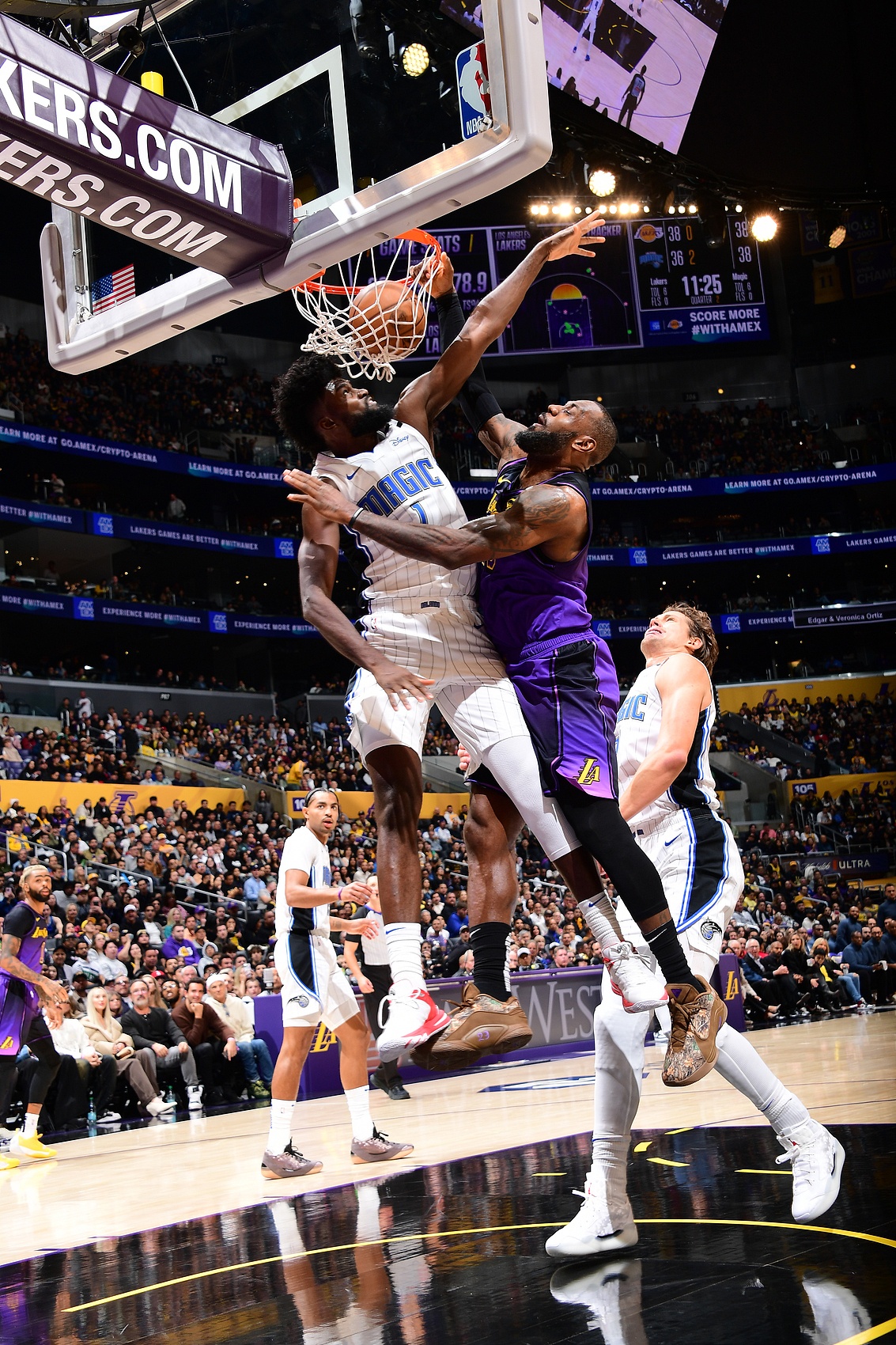 包含魔术力克独行侠，保罗关键制胜的词条