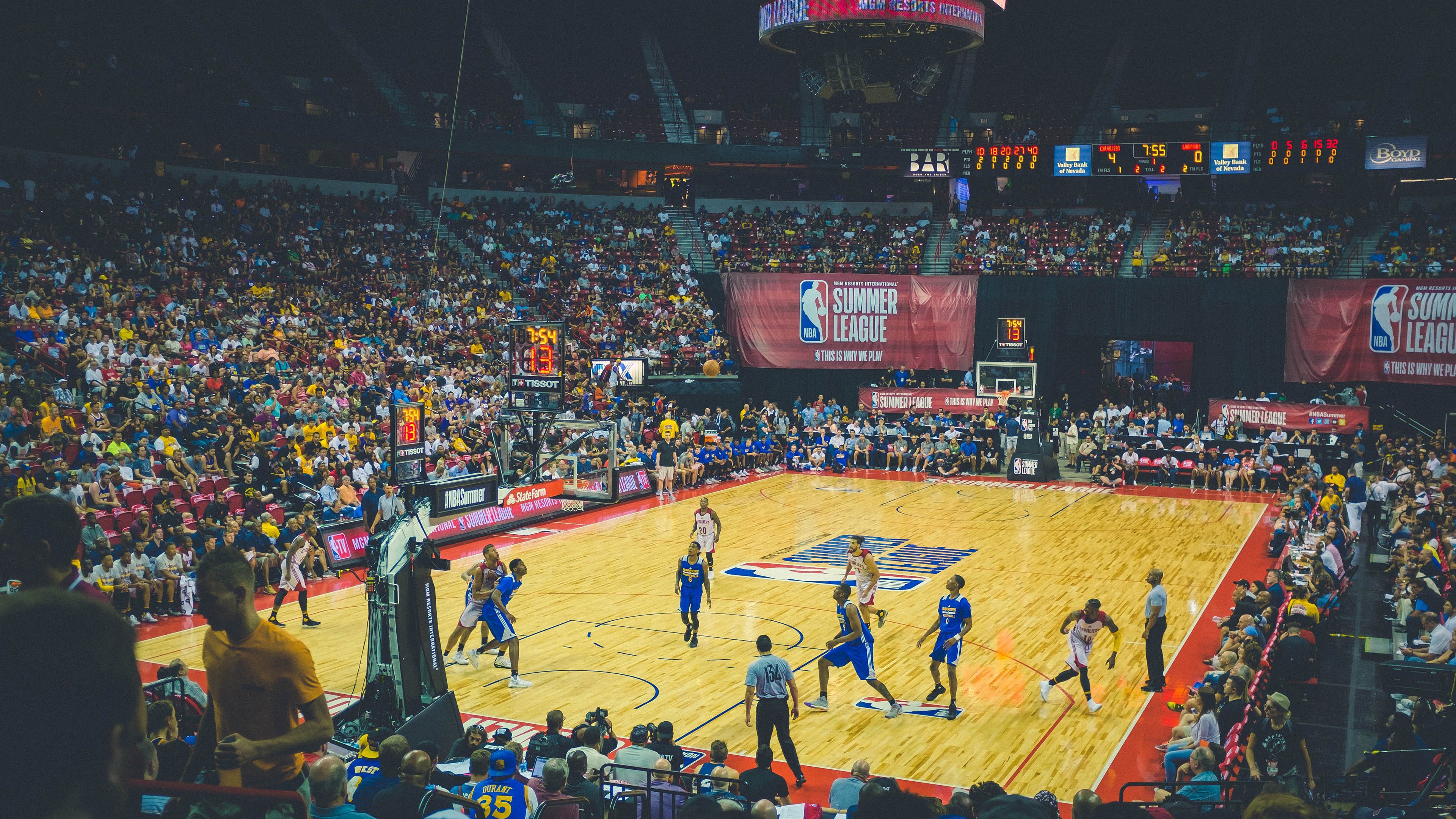 攻防艺术的隔空呼应，基耶萨的全面统治与委内瑞拉的战术铁幕