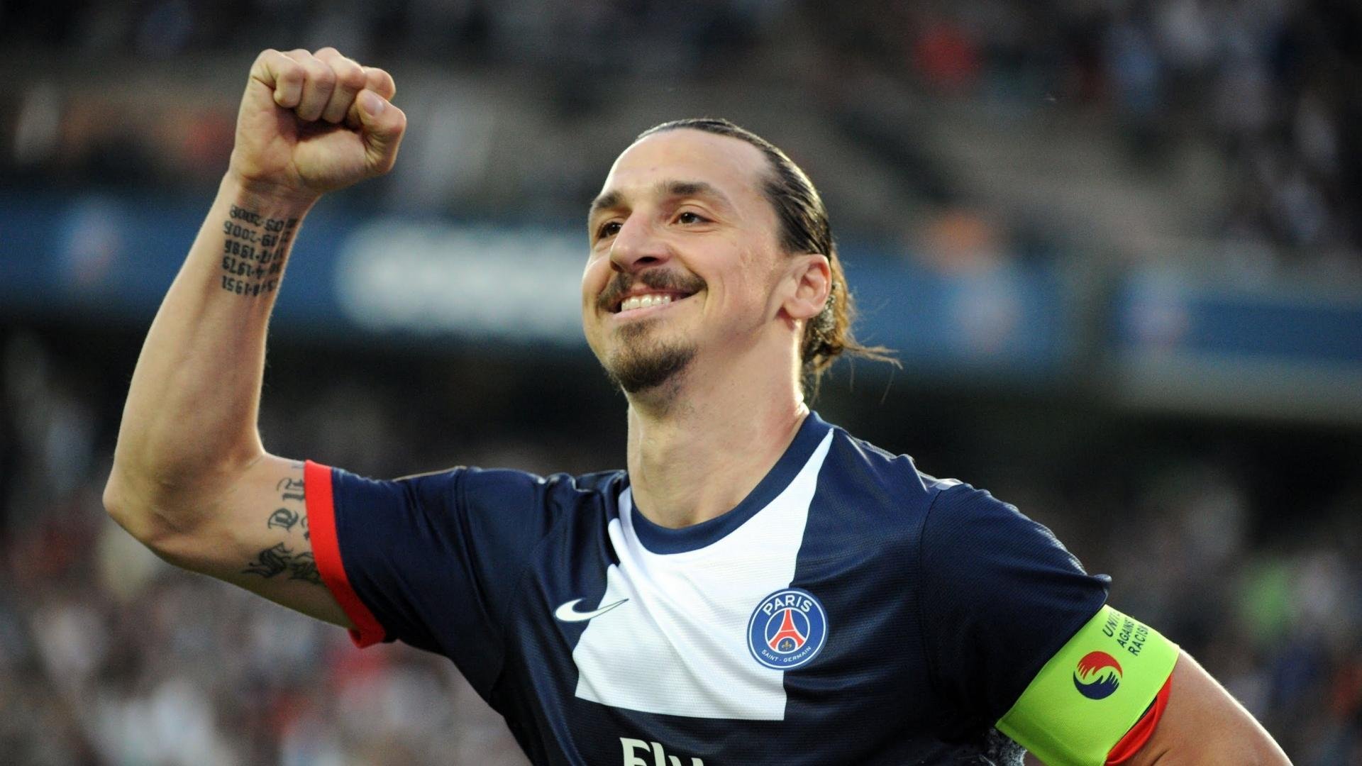 与巨网搏斗的人